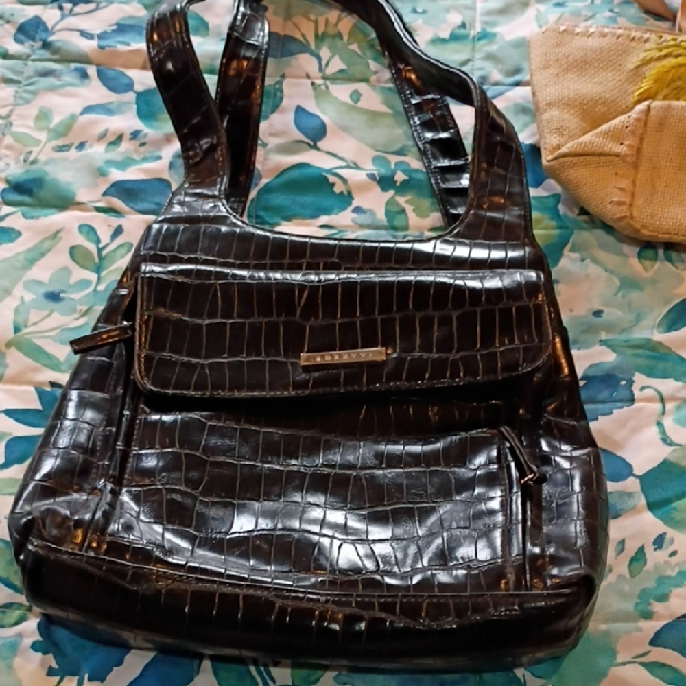Elegant Black Crocodile-Embossed Women's Bag